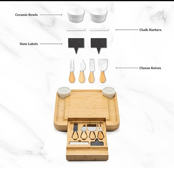 Smirly bamboo cheeseboard with ramekins and cheese knives - Picture 9 of 10